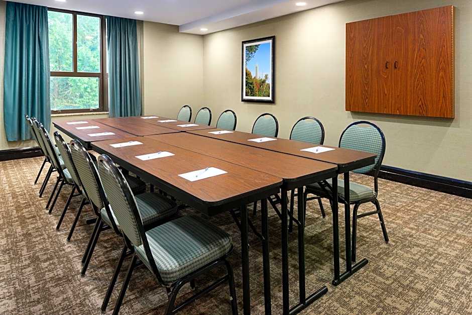 Hampton Inn & Suites National Harbor/Alexandria Area