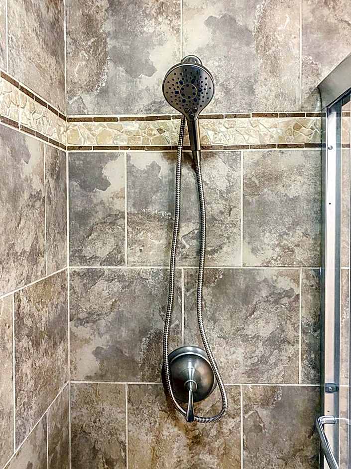 Renovated 2BR at Maui Banyan - Pool, Hot Tub, A/C