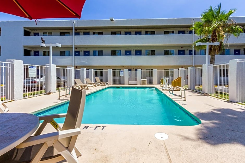 Motel 6-Tempe, AZ - Phoenix - Priest Dr