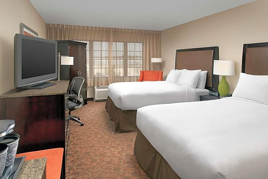 DoubleTree By Hilton Hotel Dulles Airport-Sterling