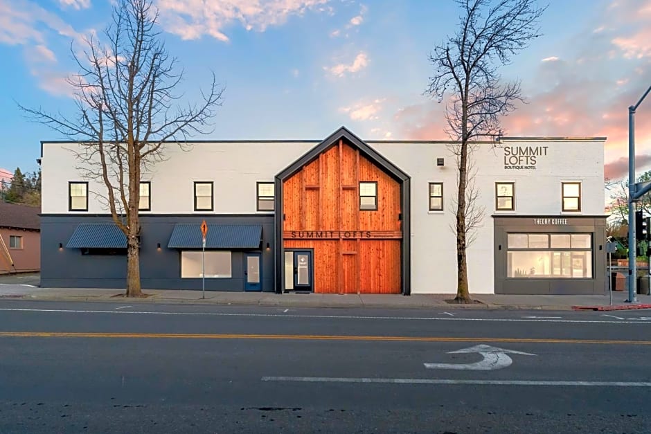 Summit Lofts Boutique Hotel