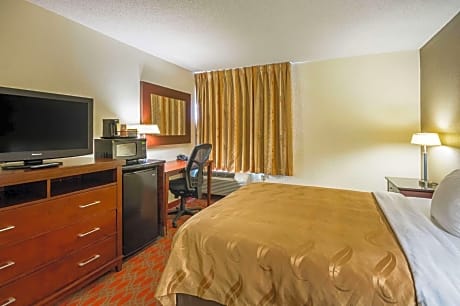 Queen Room - Accessible/Nonsmoking