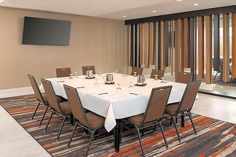 DoubleTree by Hilton San Bernardino
