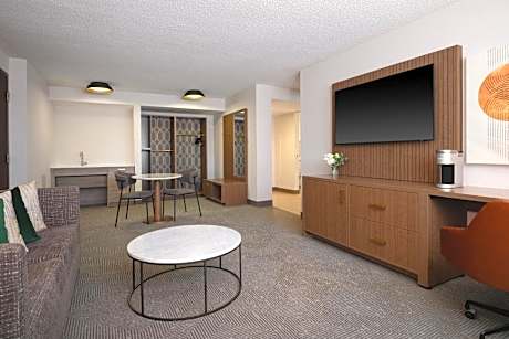 One-Bedroom KIng Suite - Accessible