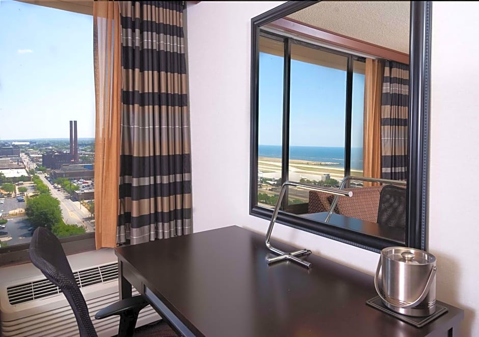 DoubleTree by Hilton Hotel Cleveland Downtown - Lakeside