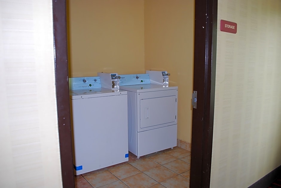 Jameson Inn and Suites Riverdale