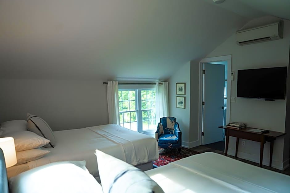 South Landing Inn
