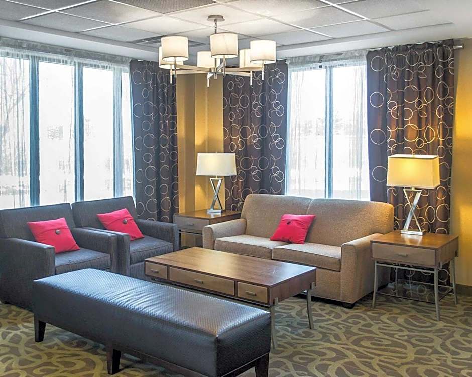 Clarion Hotel Beachwood-Cleveland