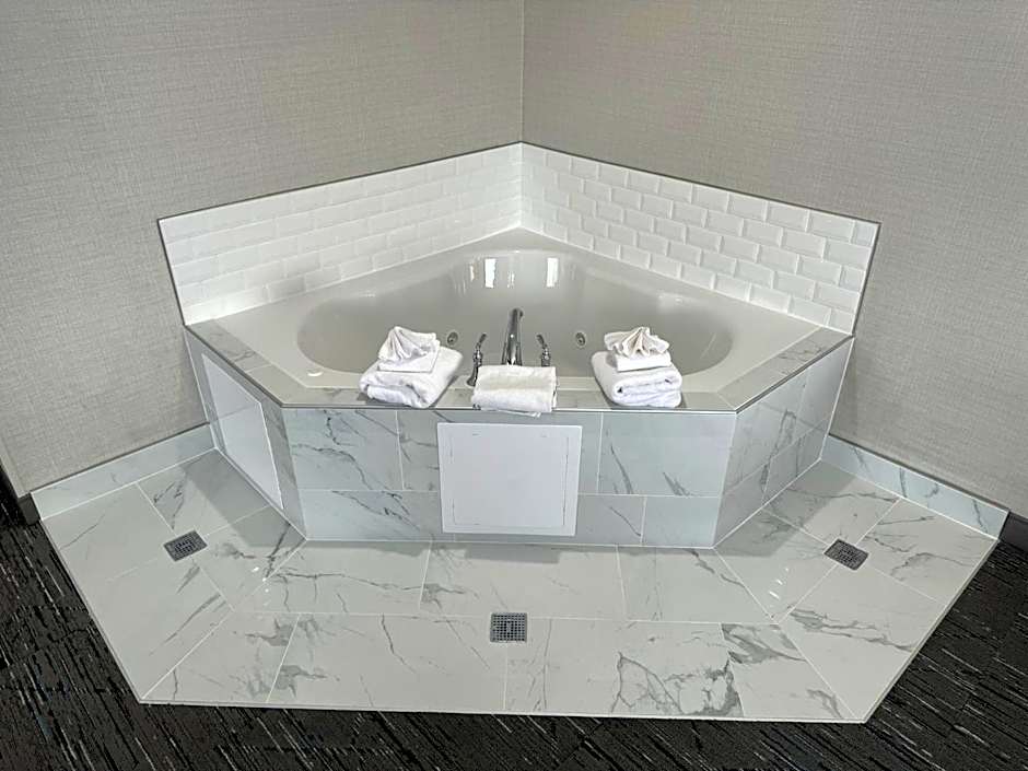 Holiday Inn Express Hotel & Suites Manchester - Airport