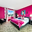 Beverly Hills Chic 2 bed 2bath with Patio and Parking 309