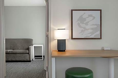 1 King Suite