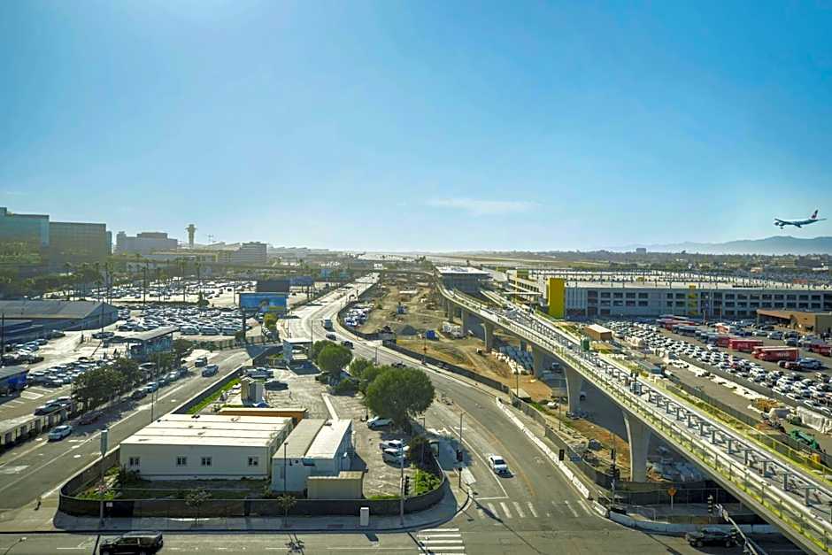 Renaissance Los Angeles Airport Hotel
