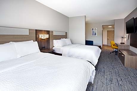 Queen Room with Two Queen Beds - Hearing Accessible/Non-Smoking