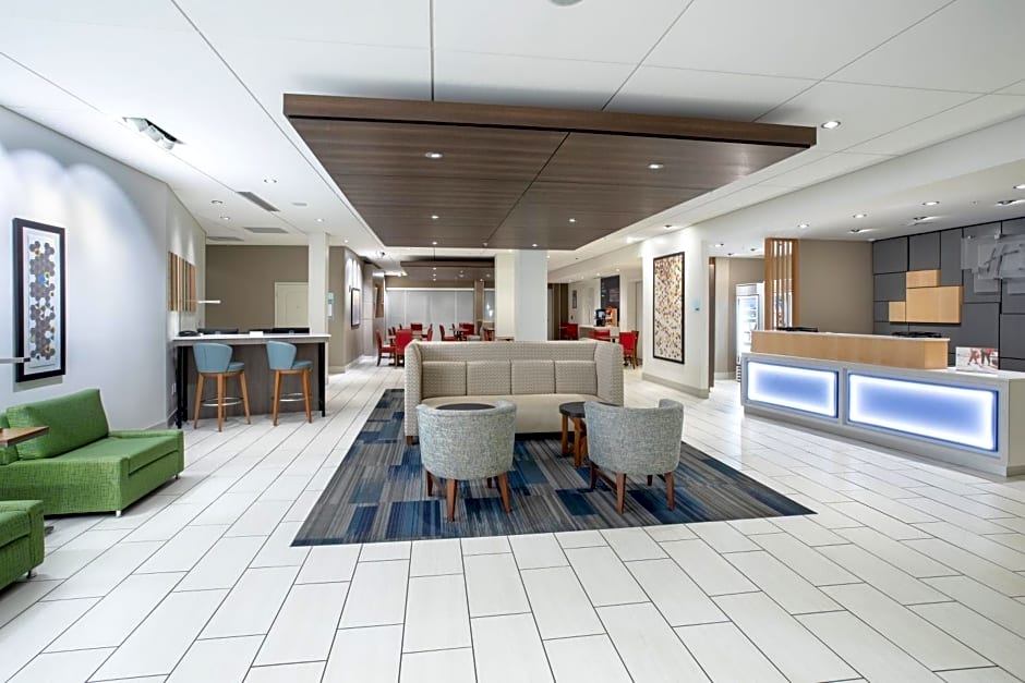 Holiday Inn Express & Suites GREAT BEND