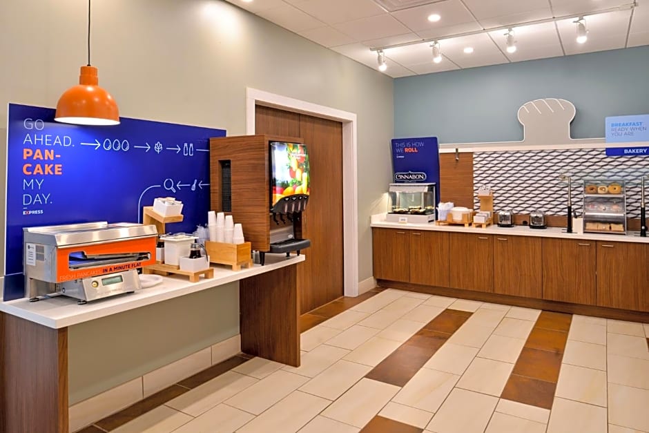 Holiday Inn Express & Suites - Ruskin