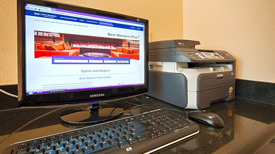 Best Western Plus New Caney Inn & Suites
