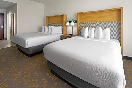 Queen Room with Two Queen Beds - Mobility Access Tub/Non-Smoking