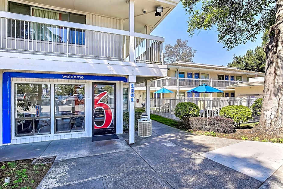 Motel 6-Oakland, CA - Embarcadero