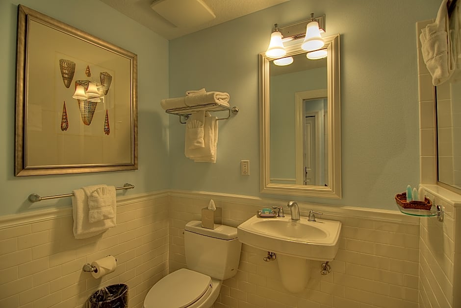 Harborside Suites at Little Harbor Hotel