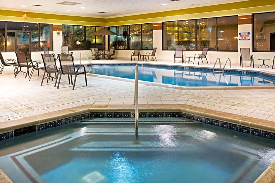 Holiday Inn Express Hotel & Suites Pigeon Forge/Near Dollywood