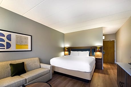 King Bed High Floor Courtyard View