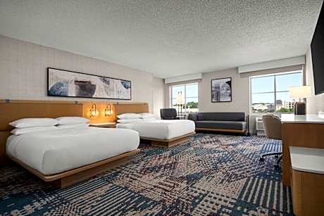 Larger Guest room, 2 Queen