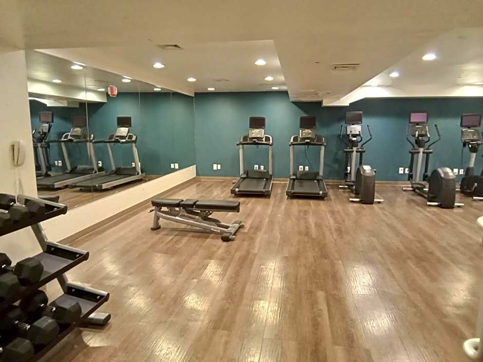 Holiday Inn Express Maspeth Hotel