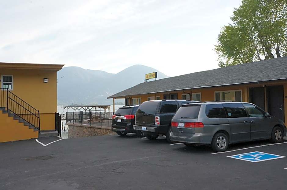 Lake Marina Inn