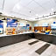 Holiday Inn Express - Delafield