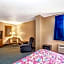 Super 8 by Wyndham Mahwah
