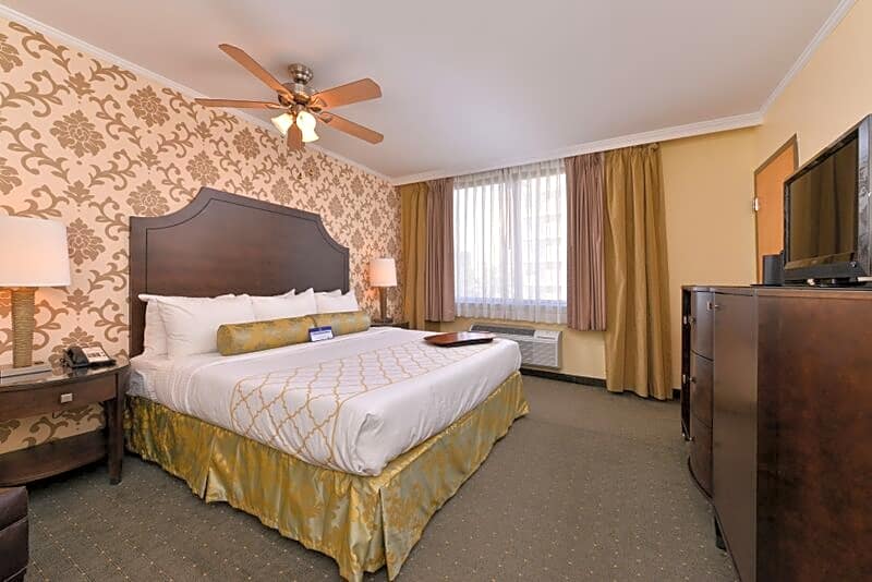 St Charles Inn, Superior Hotel