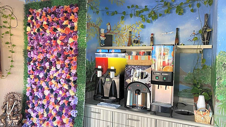Island Suites Hobby Airport