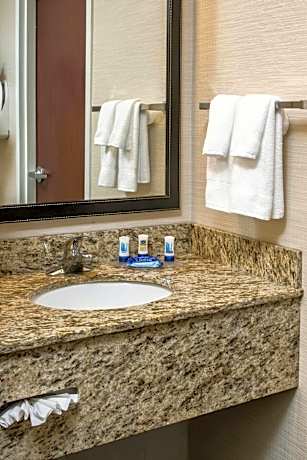 King Room with Adapted Tub - Mobility and Hearing Accessible