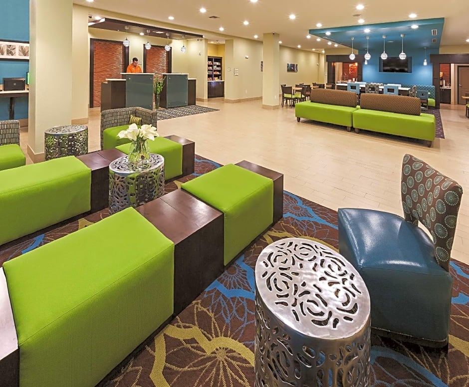 La Quinta Inn & Suites by Wyndham Beeville