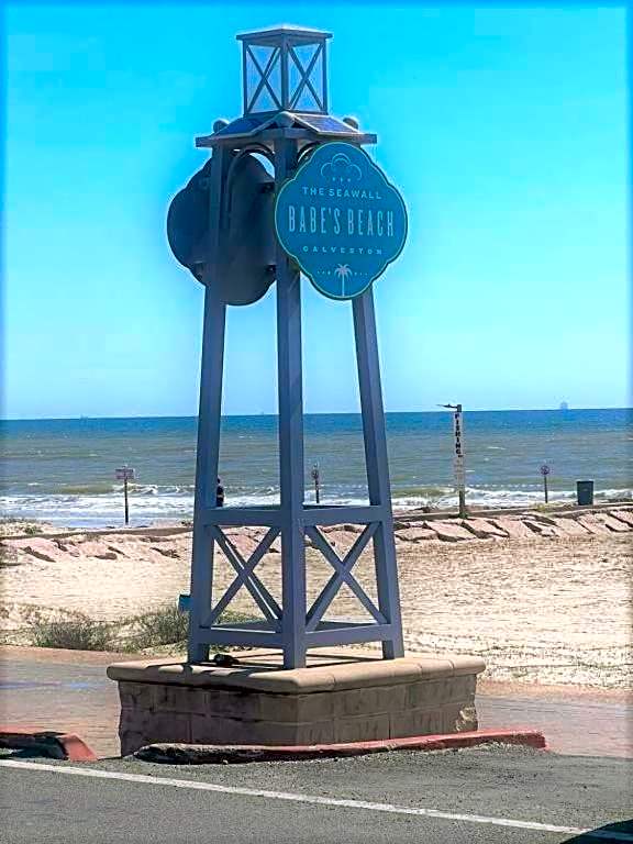 Tipsea on the seawall