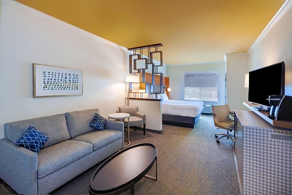 Holiday Inn & Suites McKinney - Fairview