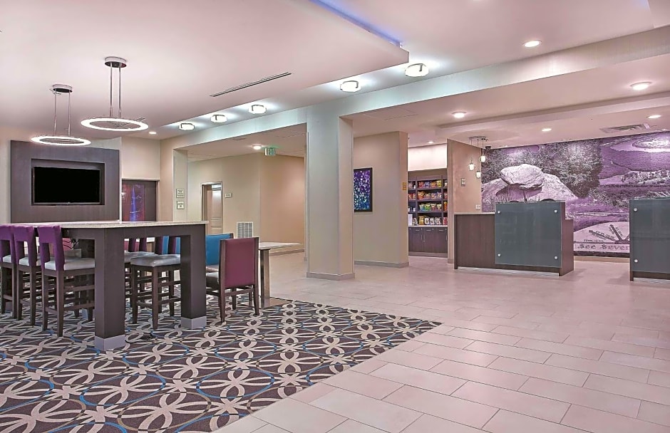La Quinta Inn & Suites by Wyndham Chattanooga - Lookout Mtn