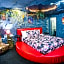Days Inn & Suites by Wyndham Terre Haute