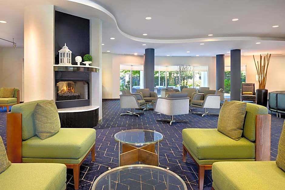 Courtyard by Marriott Edison Woodbridge