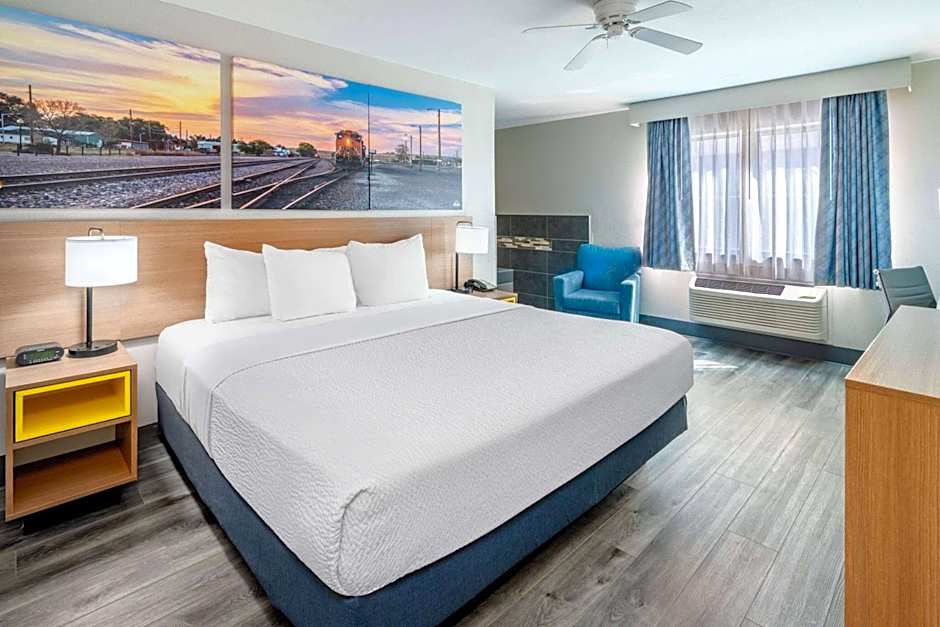 Days Inn by Wyndham Lamar