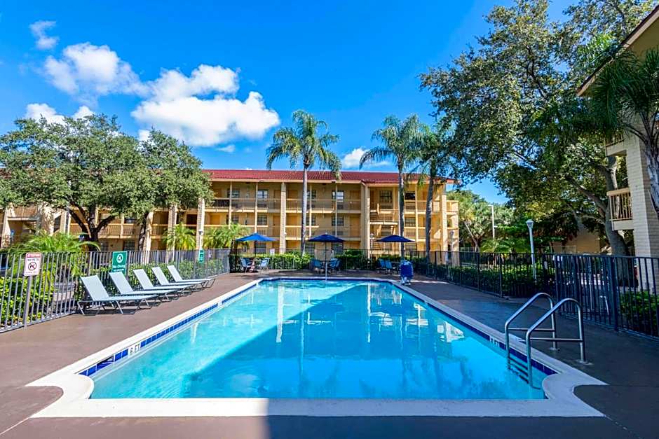 La Quinta East Deerfield Beach - Boca Raton