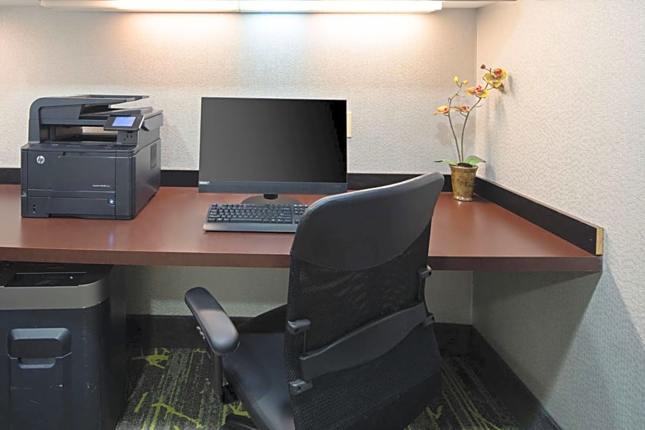 Hampton Inn By Hilton Visalia