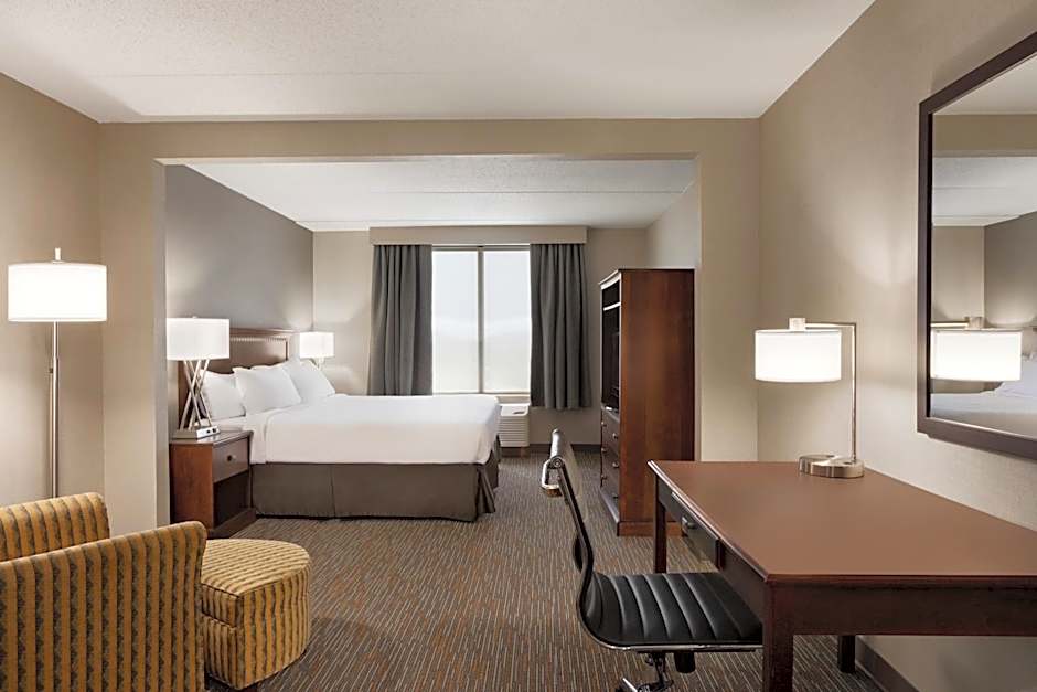 Wingate by Wyndham Bridgeport
