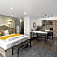 Silverbow Inn Hotel & Suites