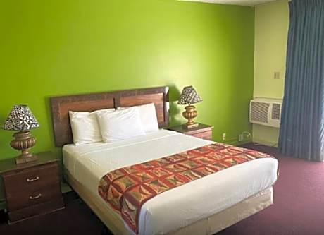 2 Bedroom Apartment with Kitchen