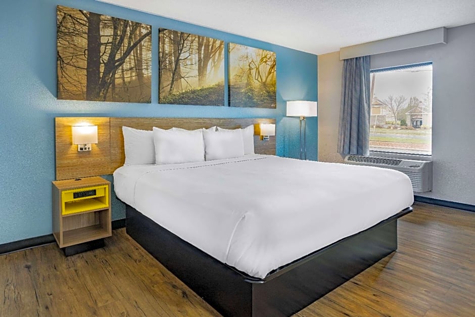 Days Inn by Wyndham Raleigh Glenwood-Crabtree