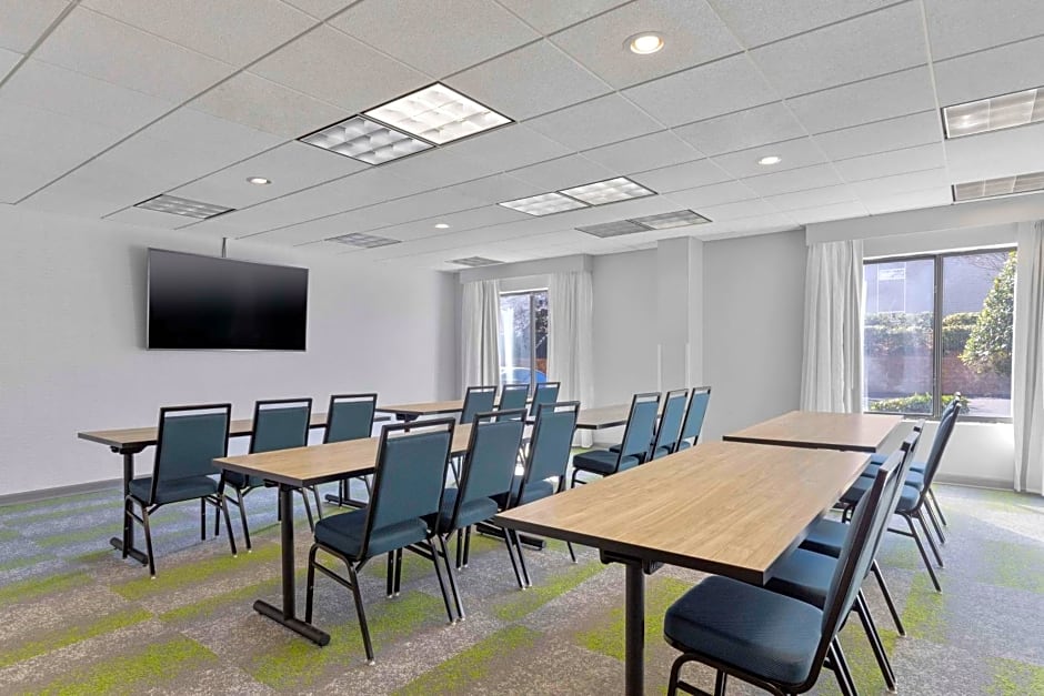 Spark by Hilton Greensboro