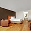 OYO Hotel Centralia - 2 mi from Providence Centralia Hospital