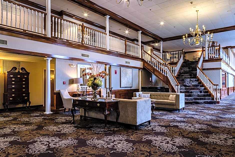 Colonial Hotel
