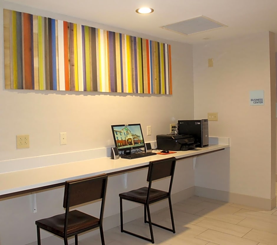 Holiday Inn Express Forest City